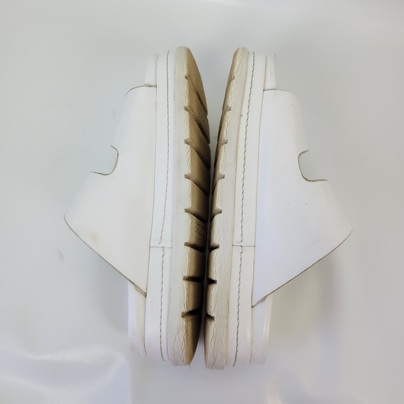 J SLIDES Two Buckle Platform Slides Sz 9 - Picture 9 of 10